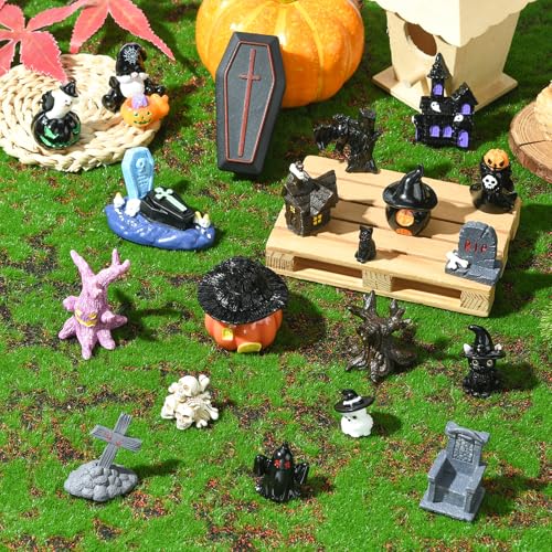 Halloween Miniature Figurines Set - 30 Resin Decorative Figures for Table Decor & Collecting