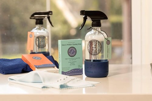 Skiennix 16 oz Clear Glass Spray Bottle - Durable Silicone Base for Easy Cleaning and Refills