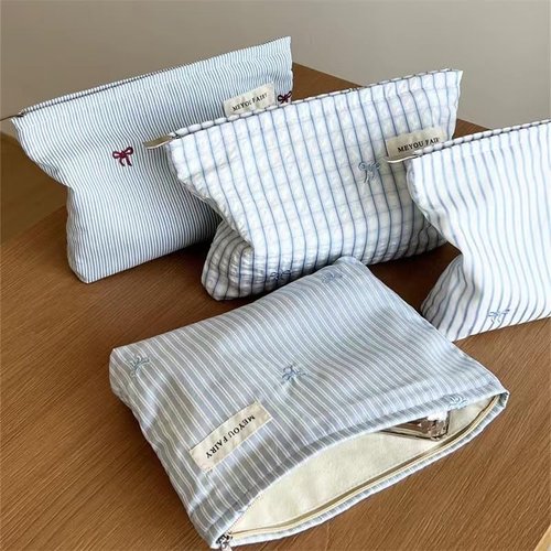 RSRSLEII Striped Makeup Bag for Women, Blue Cosmetic Bag with Bow, Travel Toiletry Cosmetic Bag with Zipper, Cute Women Aesthetic Organizer Storage Pouch, Girls Handbags Purses (03 White Stripe)