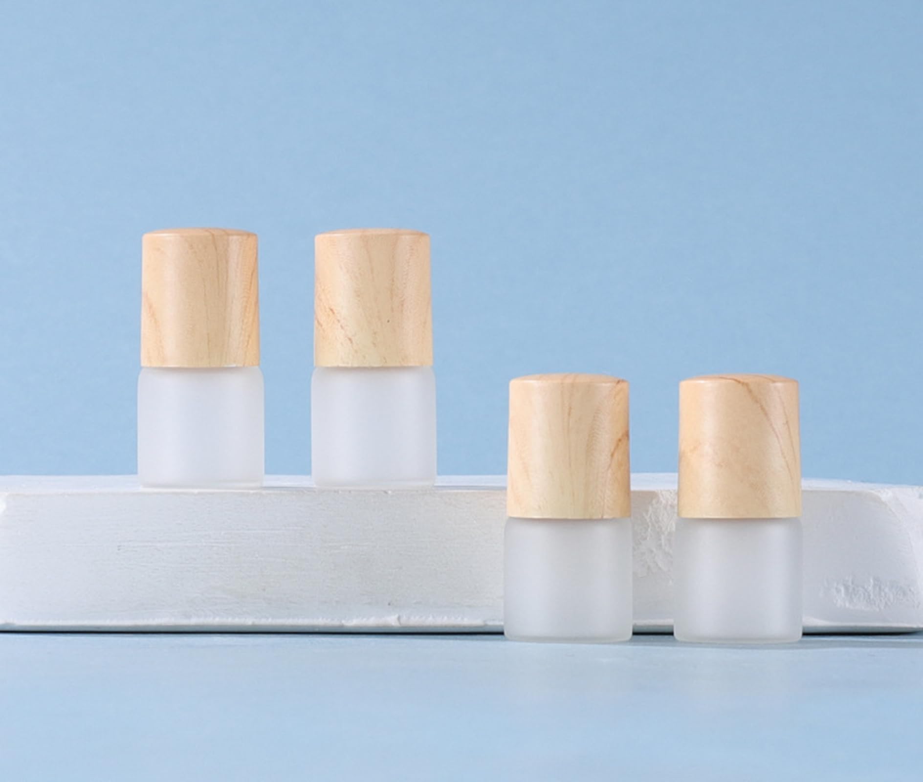 ZbFwmx 20 Pack Set 2ML(5/8 Dram) Mini Sample Roll Glass Bottles for Essential Oils Roller Refillable Perfume Roll Bottle (2ML Frosted)