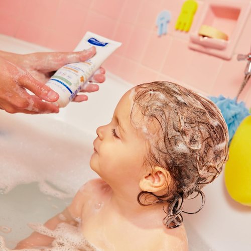 Mustela Detangling & Nourishing Cream Shampoo - Natural Shea Butter & Avocado for Curly Hair - 6.76 Fl. Oz.