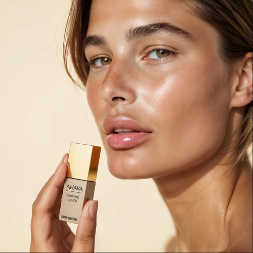 Ahava Glossing Lip Oil 6ml – Hydrating & Nourishing Lip Treatment with Dead Sea Minerals, Jojoba Oil & Date Extract – Protects Against Dryness & Delivers Glossy, Non-Sticky Finish