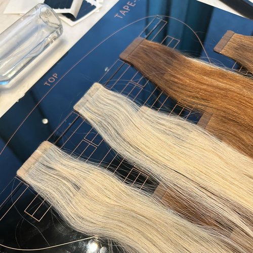 GlamorDove Tape In Placement Board Kit with Double Sided Tapes Acrylic Hair Extension Holder Head Chart for Tape In Extensions Hair Extension Organizer
