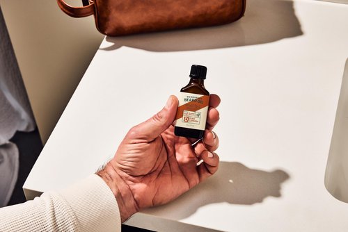Duke Cannon Bourbon Beard Oil - Travel Size 1 fl. oz | Premium Apricot Kernel, Argan, & Jojoba Oils | Softens & Conditions | Woodsy Oak Barrel Scent