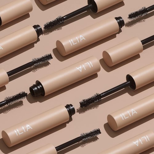 ILIA - Fullest Volumizing Mascara | Weightless & Buildable Formula for Sensitive Eyes | Non-Toxic, Vegan, Cruelty-Free (Full Size; 0.32 fl oz | 9.5 ml)