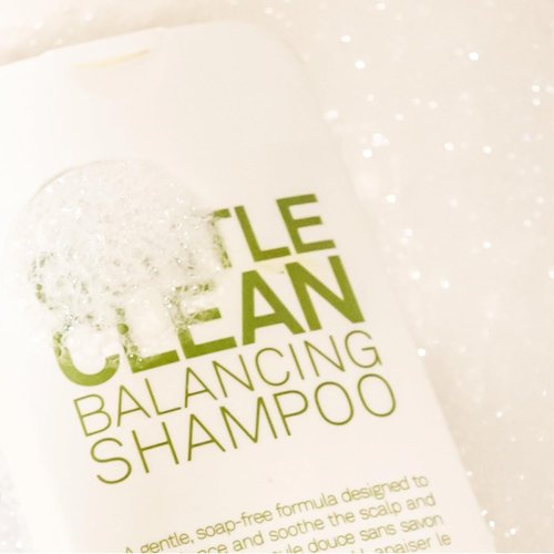 ELEVEN AUSTRALIA Gentle Clean Balancing Shampoo - Sulfate-Free Daily Shampoo for All Hair Types, Lightweight & Hydrating