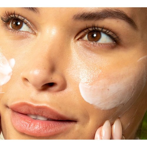 Clarins Hydrating Gentle Foaming Cleanser - Revives Radiance & Balances Skin | Green Formula with Organic Aloe Vera
