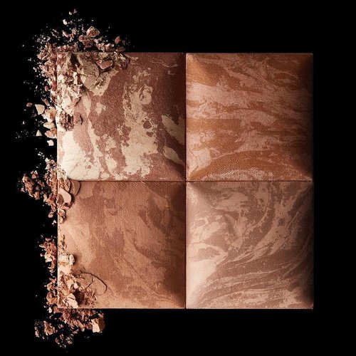 Hourglass Ambient Lighting Bronzer - Luminous Bronze Light for a Natural Sun-Kissed Glow