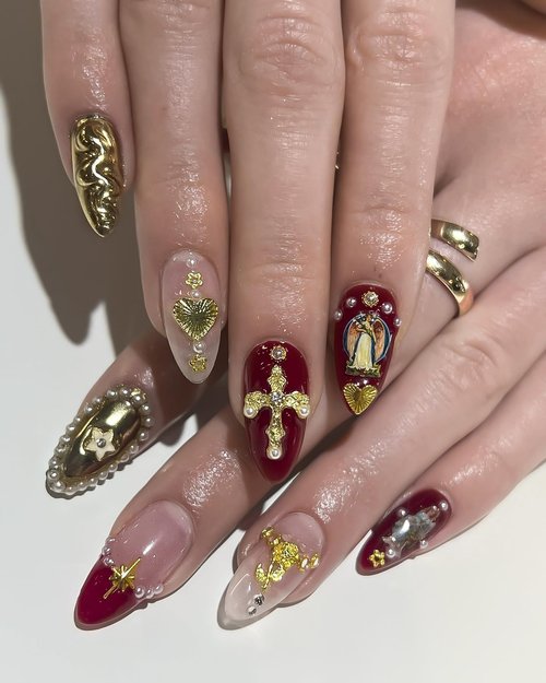 128PCS Gold Nail Charms Set with Rhinestones and Gems, Rose, Hearts, Cross and Virgin Mary - Y2K 3D Shiny Jewelry Nail Accessories Supplies