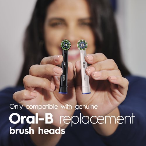 Oral-B Pro 100 CrossAction, Battery Powered Toothbrush, Black, 1 Count (Pack of 1)