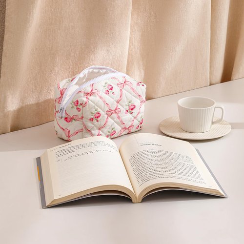 RSRSLEII Small Quilted Cotton Makeup bag, Cute Floral Cosmetic bag, Cotton Aesthetic Makeup Pouch, Large Capacity Travel Toiletry Bag for Women and Girls (02Pink bows)