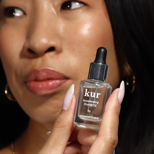 LONDONTOWN Accelerating Drying Oil, Quick Dry Polish Drying Drops with Botanical Oils & Vitamin B5, Reduces Smudges, Adds Shine & Hydration, Easy to Use for Speedy Manicures, 0.4 Fl Oz
