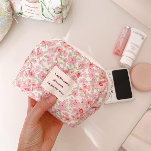 Sminra Floral Makeup Bag Small Travel Cotton Quilted Cosmetic Makeup Bag Organizer, Cute Coquette Aesthetic Zipper Portable Pouch Purse Toiletry Bag accessories