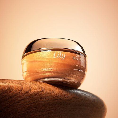 O Boticário Lily Scented Shimmering Body Gel, 8.8 Ounce
