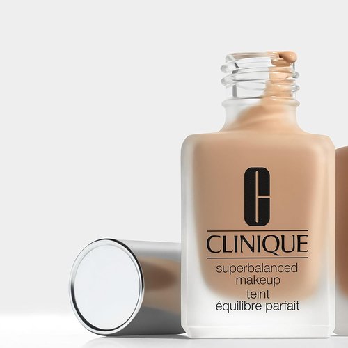 Clinique Superbalanced Oil-Free Liquid Foundation - Hydrating Makeup for All Skin Types | Moderate Coverage + Natural Finish