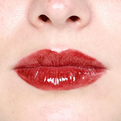 Ellis Faas Glazed Lips Lip Gloss High Pigment Ultra Shiny & Glossy Finish Deep Hydration Lip Stain Color Stick With Plant Seed Oils Non Sticky Perfect for Stained Effect (303 Sheer Berry)