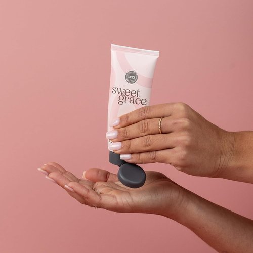 Bridgewater Candle Hand Cream - Moisturizing Vitamin E Lotion in Sweet Grace Scent