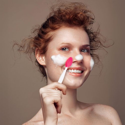 Acshio 100 Pieces Lip Scrub Brushes, Double Sided Silicone Exfoliating Lip Brush, Soft Facial Cleaning Brush Lip Exfoliator Scrubber Tool for Smoother Fuller Lip Appearance