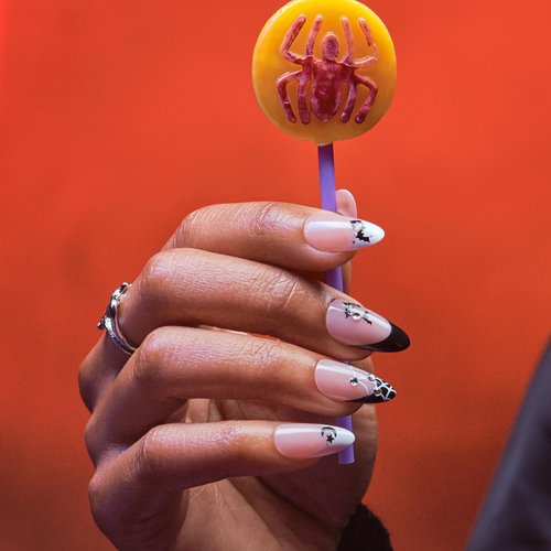 KISS Voguish Fantasy Halloween Press On Nails Almond, ‘Witch Out’, Black and White, Medium Length, Glow In The Dark, Jewel Stones, Pink Gel Nail Glue (2g), 28 Fake Nails