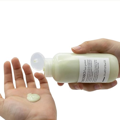 Davines MOMO Potion Leave-In Combing Cream - Moisturizing Formula for Dry Hair, 5.07 Fl Oz