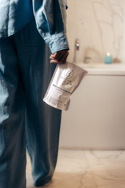 Bathorium Midnight Superbloom Crush, Wildflower Bath Soak, Lavender, Rose, Butterfly Pea Flower, Jasmine, Dead Sea Salt, 21 oz