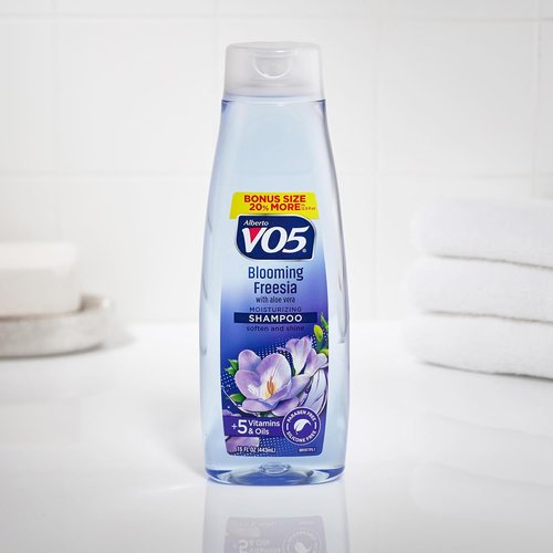Alberto VO5 - Blooming Freesia Hydrating Shampoo - Coconut Milk & Vitamin E - 15 oz