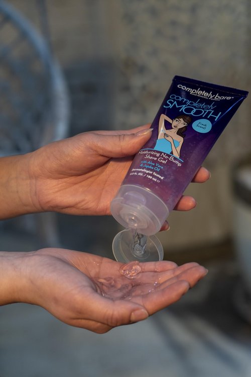 completely bare completely SMOOTH Moisturizing No-Bump Shave Gel - Hydrating Aloe Vera & Jojoba Oil