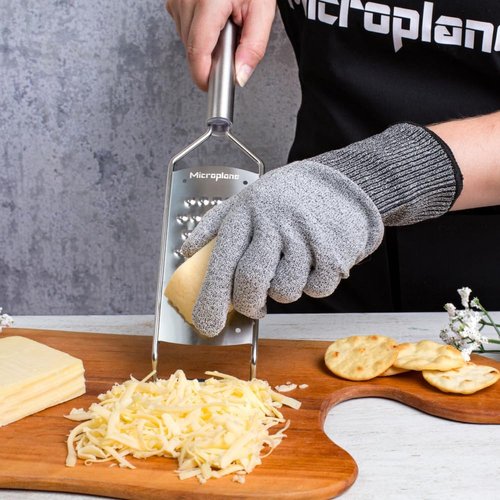 Microplane Professional Series Kitchen Grater - Extra Coarse Stainless Steel Blades for Potatoes, Zucchini, and Cheese - Made in USA