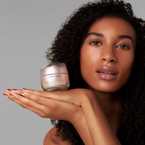 Shiseido Benefiance Wrinkle Smoothing Cream - Anti-Aging Moisturizer for Dry Skin - Visibly Reduces Wrinkles & Hydrates