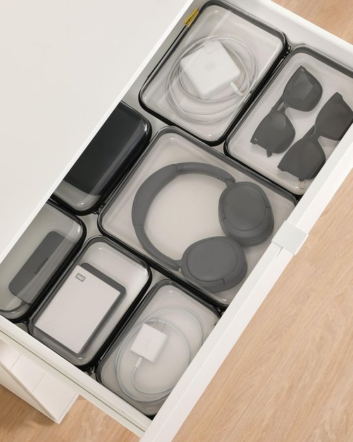 pakkabuu 3 Pack Clear Hard Shell Zipper Case - Clear Waterproof Cosmetic Bag with Zipper,Organizer Bins, Charging Cables, creative journaling, painting brushes,Christmas Storage Bins.