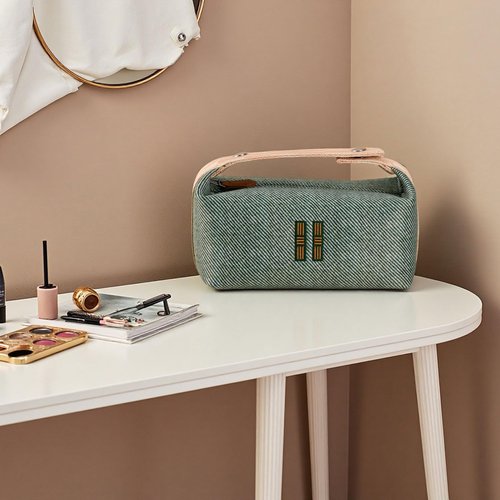 Sluxa NEW Makeup Bag - Her Inspired, Stylish, Lightweight, and Practical Luxury Cosmetic Bag for Women(Grass green)