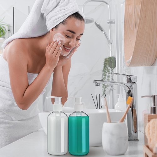 Gerrii 60 Pcs 8 oz/ 250 ml Plastic Empty Pump Bottles Lotion Clear Refillable Plastic Bottles with Pumps Dispenser Portable Travel Container for Body Wash, Liquid Soap, Massage Oil(White Pump)