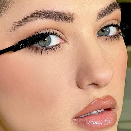 Kevyn Aucoin Curling Mascara - Black | Classic Volume Brush, Tubing Technology, Clump-Free, 0.18 Oz