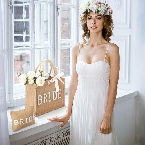 Sweetude 2 Pcs Bride Bag Set Bride Jute Beach Tote Bag with Ribbon Makeup Pouch with Rhinestone Letter Bridal Shower Gift for Bachelorette Wedding Engagement
