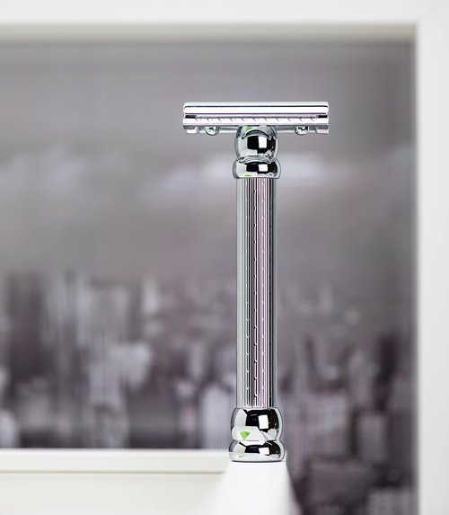 MERKUR 47C Double Edge Safety Razor - Long Handle, Chrome Finish, Engine-Turned Grip for a Smooth Shave