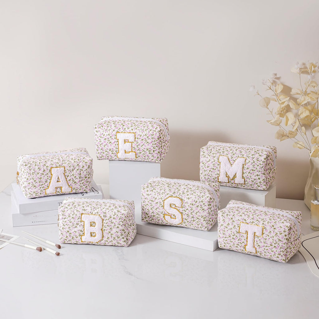 WHHJM Alphabet Makeup Bag Cosmetic Bag for Women, Christmas Gifts for Girls Age 11-18, Personalized Floral Coquette Travel Bag, Trendy Stuff Zipper Make Up Pouch Organizer Bag (Purple Floral ZM)