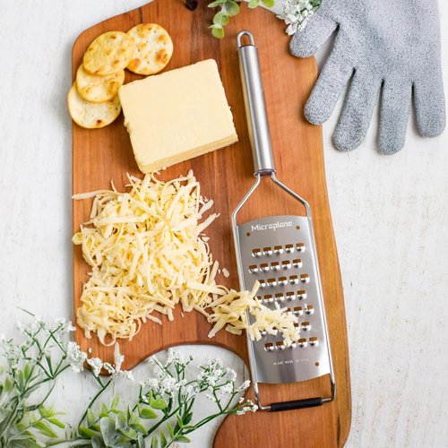 Microplane Professional Series Kitchen Grater - Extra Coarse Stainless Steel Blades for Potatoes, Zucchini, and Cheese - Made in USA