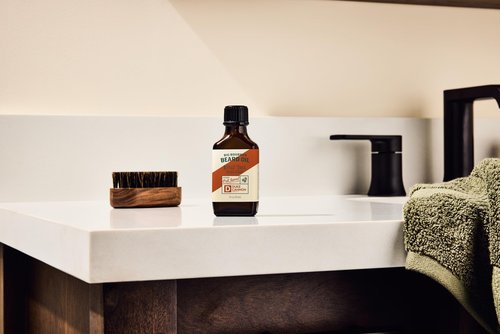 Duke Cannon Bourbon Beard Oil - Travel Size 1 fl. oz | Premium Apricot Kernel, Argan, & Jojoba Oils | Softens & Conditions | Woodsy Oak Barrel Scent