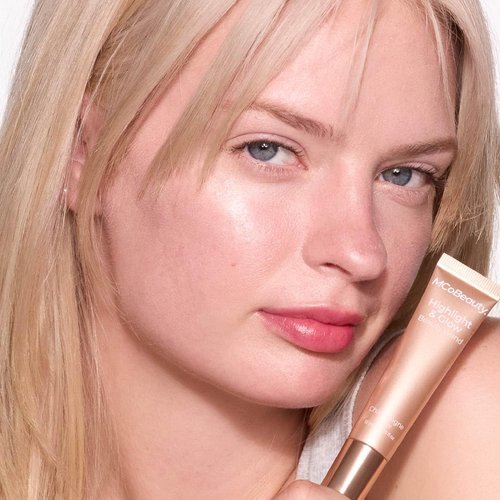 MCoBeauty - Highlight And Glow Beauty Wand - Buildable Liquid Highlighter - Peach Coral Shade | Soft, Radiant Finish