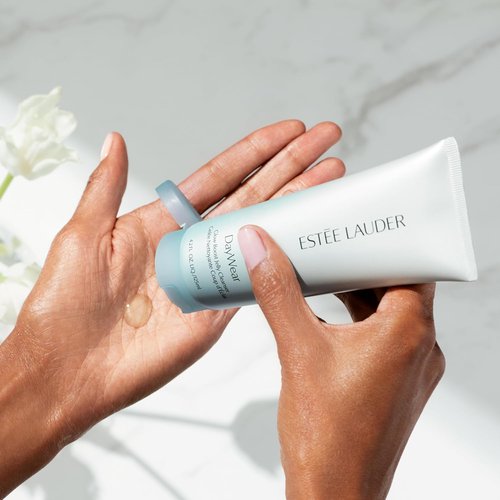 Estée Lauder DayWear Glow Boost Jelly Cleanser - Pore Minimizing Gel Face Wash with Algae & Cucumber Extract