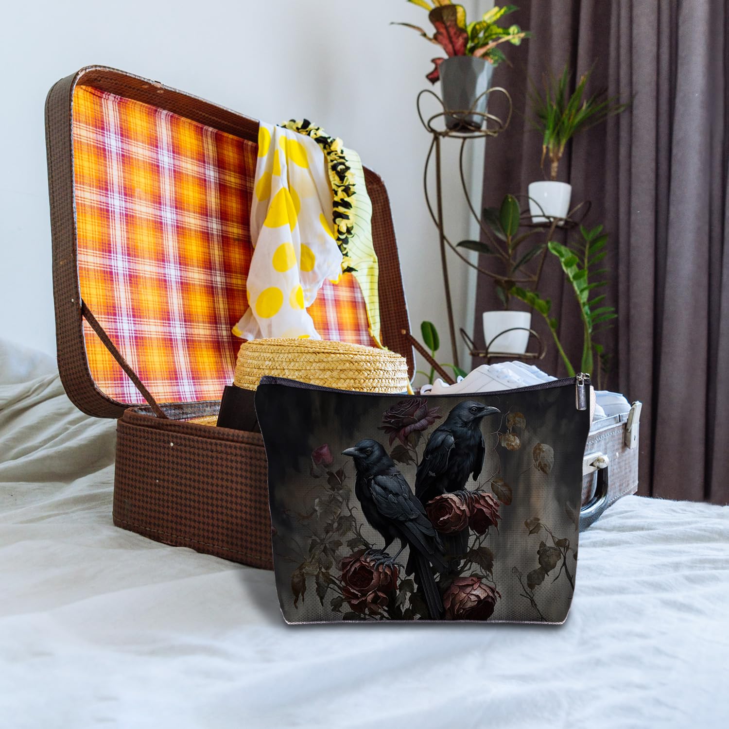 Zomhix Gothic Raven Couple Makeuo Bag - Goth Couple Gifts for Women, Crow Lovers Gifts, Gothic Women's Zippered Bag for Travel Bag Purse, Crow Cosmetic Bag for Women