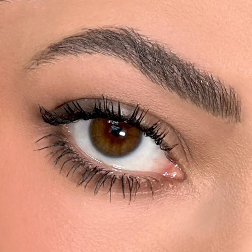 Kevyn Aucoin Indecent Mascara, Black: Thin cone-shaped brush. Creamy lash condition formula. Dramatic and natural look. Long wear. Clump & flake-free. Pro makeup artist go to for defined fuller lashes