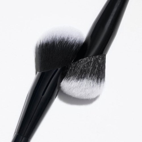 LAURA GELLER NEW YORK The Under Cover Kit: Ideal Fix Concealer + Precision Angled Concealer Brush (04 Medium)