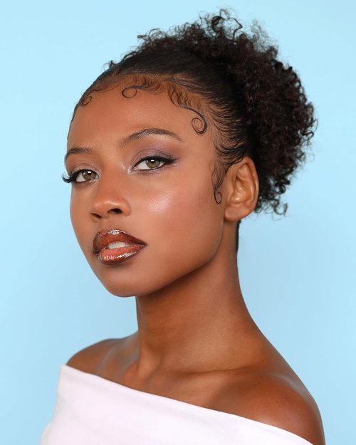Moira Lip Chic Liner - Smooth Application | Long-Lasting Color in Cool Girl Shade