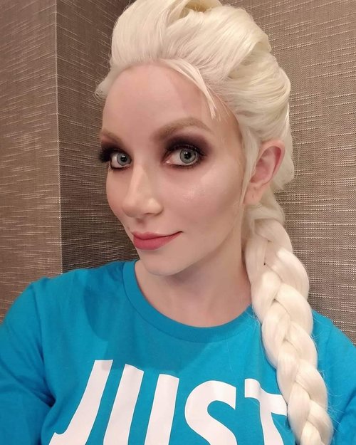 morvally 24" Long Wavy 60# Platinum Blonde Glueless Lace Front Wig Free Part Natural Straight Heat Resistant Synthetic Hair Wigs