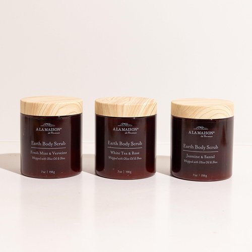 A LA MAISON Earth Body Scrub – Jasmine & Santal – Natural Pumice Scrub with Shea Butter & Olive Oil – Gently Exfoliates & Softens Skin – French Formula – Plant-Based – 7 oz – Amber Collection