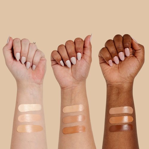 Sigma Beauty Skin Perfector – Hydrating Skin Tint Foundation for Lightweight, Buildable Coverage, With Hyaluronic Acid, Niacinamide Serum, and More (3 Medium Golden Tint, 1.12oz)