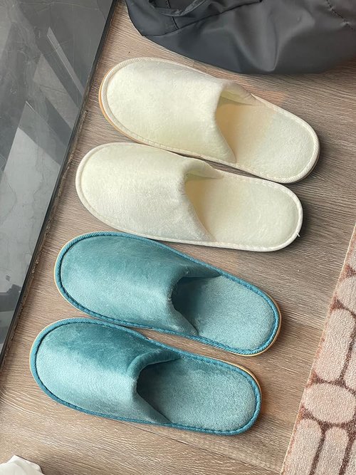 GONG GONG Non Slip Disposable Slippers, 6 Pairs, Washable, Reusable, Closed Toe, Crystal Velvet (Blue+Cream 6Pairs, Adult, Men, Large, Alpha, US Footwear Size System, Medium)