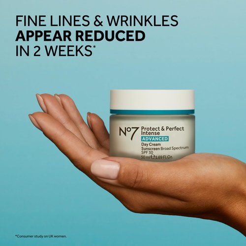 No7 Protect & Perfect Intense Advanced Fragrance-Free Day Cream SPF 30 - Anti-Aging Facial Moisturizer with Anti-Wrinkle Technology - Hydrating Hyaluronic Acid Cream for Radiant Youthful Skin (50ml)