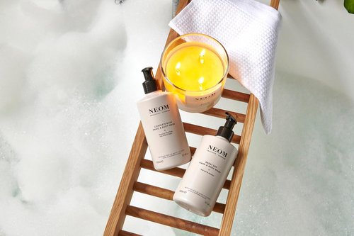 Neom – Luxury Hand & Body Wash | Lavender, Jasmine & Sandalwood | Gently Cleanses & Softens, 300ml